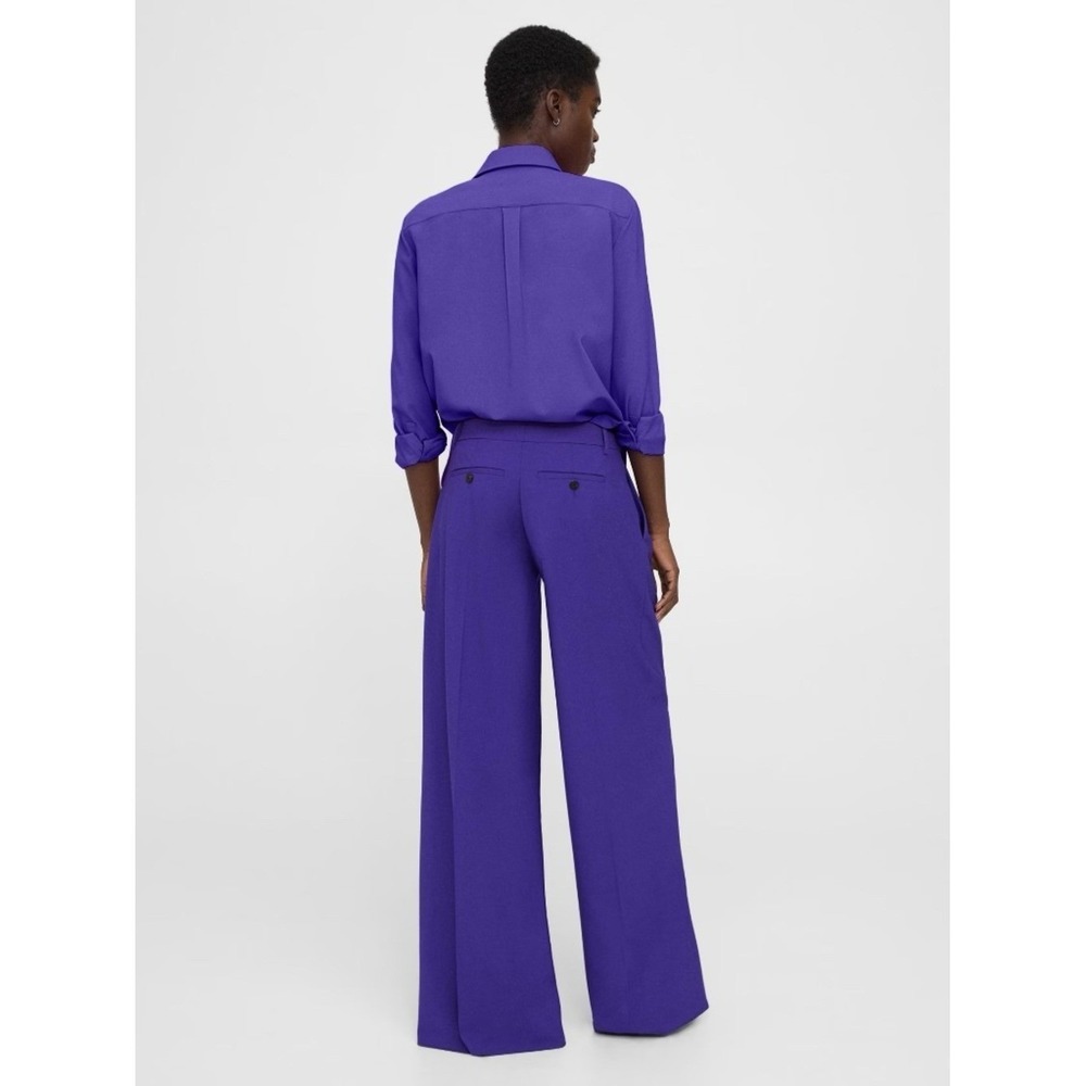 Theory Pleated Low-Rise Wide Leg Pant in Good Wool - Blue Iris (Purple) | Size 2 - Picture 4 of 12